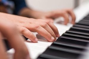 clases de piano para niños en Sunny Go Music Arroyomolinos