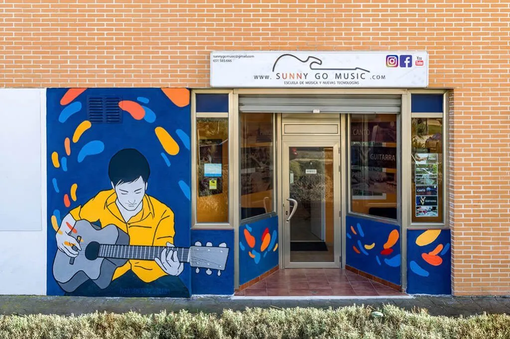 fachada de la escuela de música Sunny Go Music en Arroyomolinos